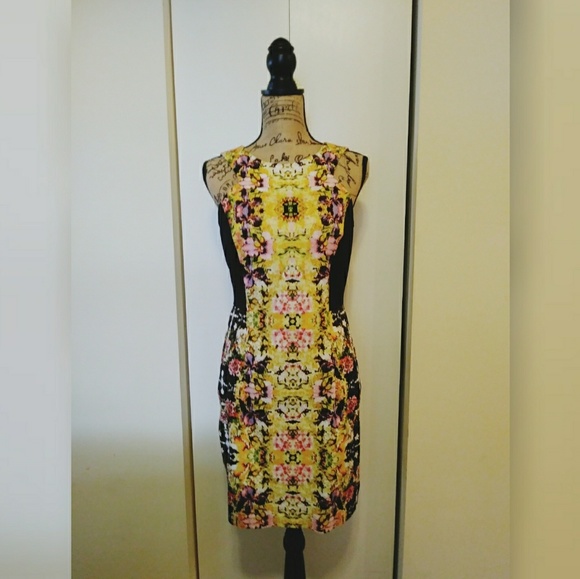 Donna Morgan Dresses & Skirts - Donna Morgan Floral Dress Size 8